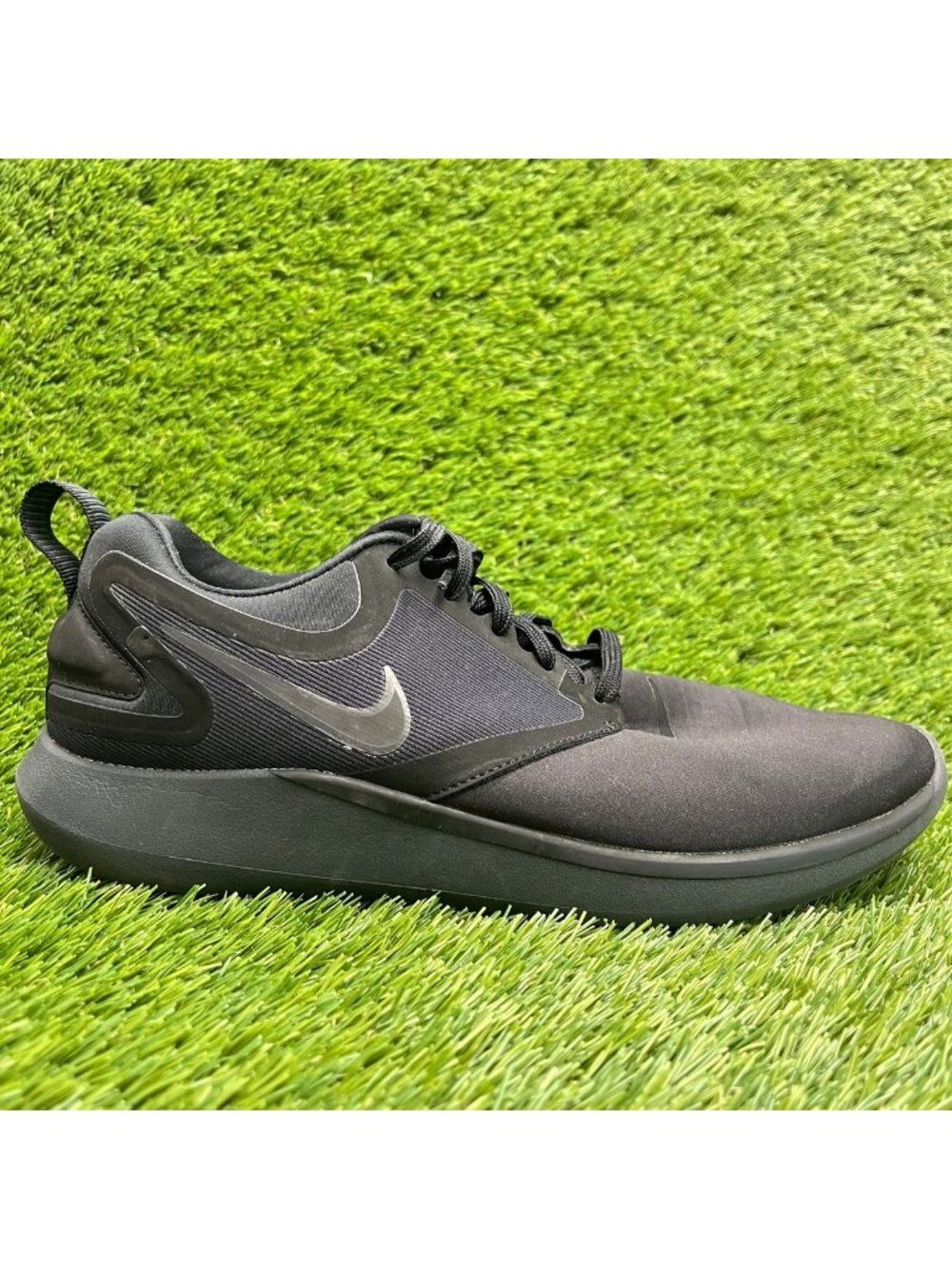 Nike LunarSolo Womens Size 10 Black Athletic Running Walking Shoes Sneakers